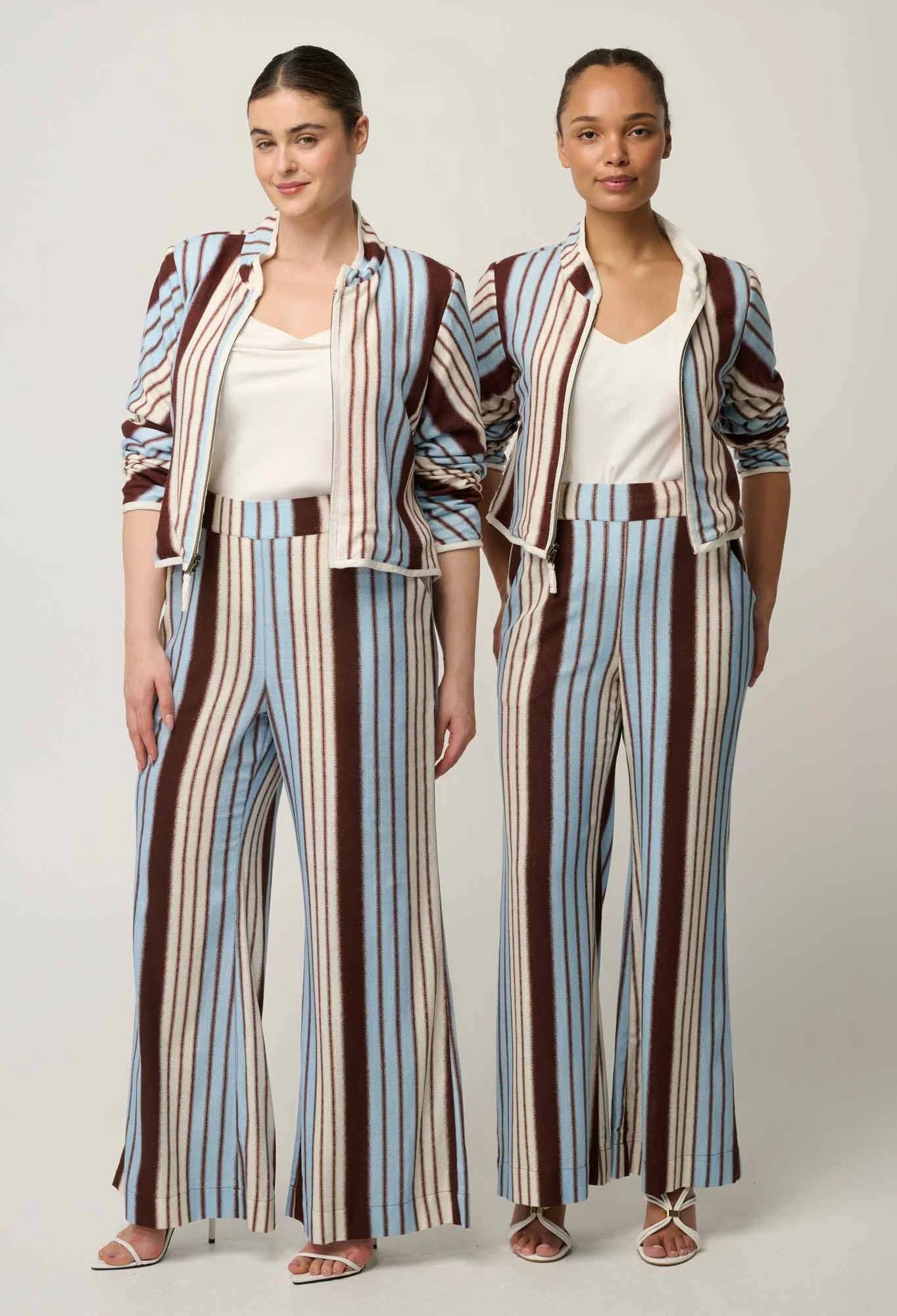 Delray Reversible Linen Viscose Jacket in Nautilus Bloom / Iridescent Stripe
