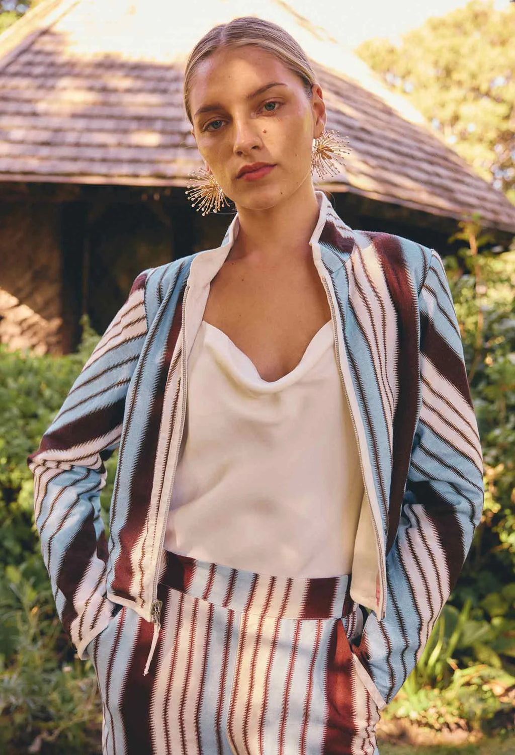 Delray Reversible Linen Viscose Jacket in Nautilus Bloom / Iridescent Stripe